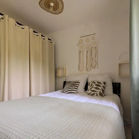 Proche Apartment *